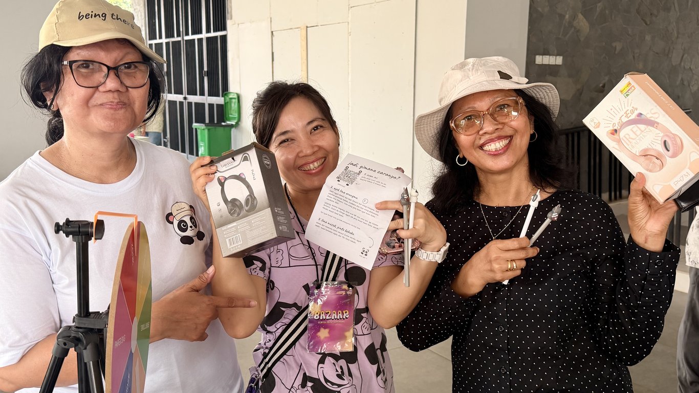 Pengunjung dan tim Sanct Social di Ruangan Nova 6.