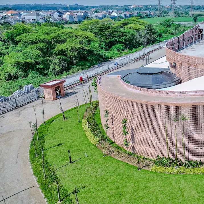 Area Luar BINUS SCHOOL Surabaya