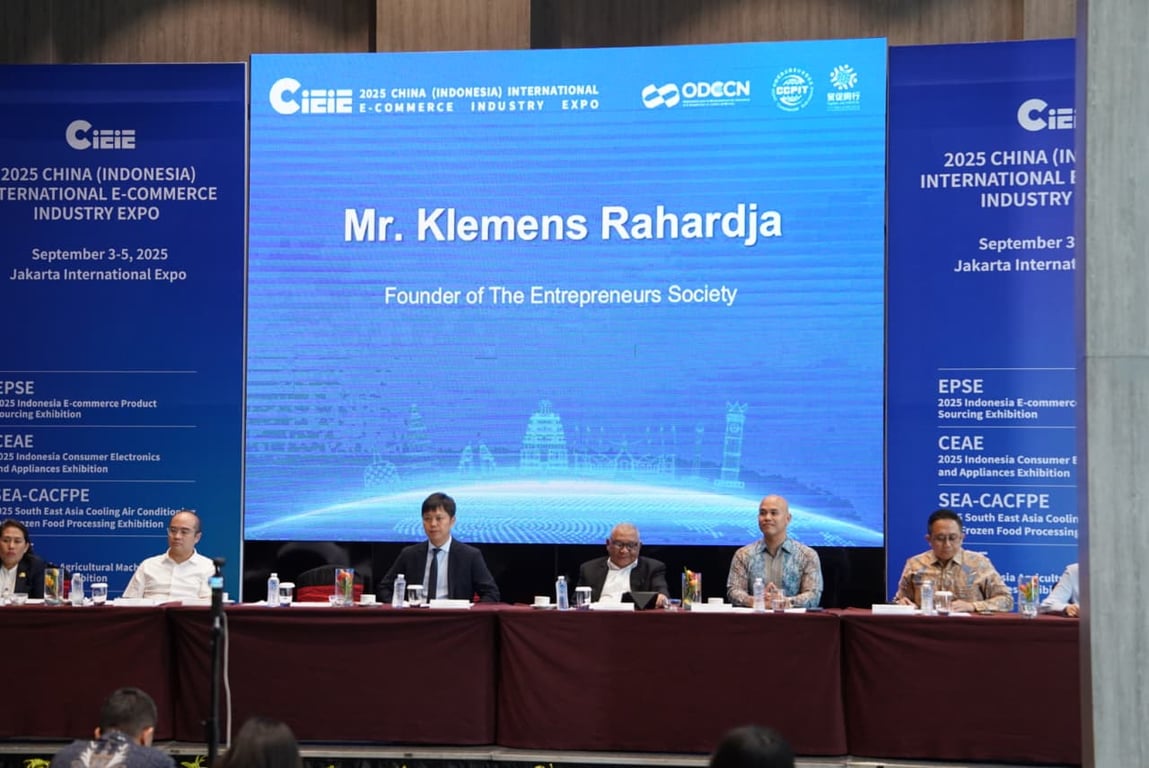 Press Conference CIEIE Expo 2025 - Kak Klemens Rahardja founder dari The Entrepreneurs Society, bersama Pak Vinsensius Jemadu, Deputi Kementrian Pariwisata dan Mr Jason Xiong, Director of Department of Convention and Exhibition.&nbsp;
