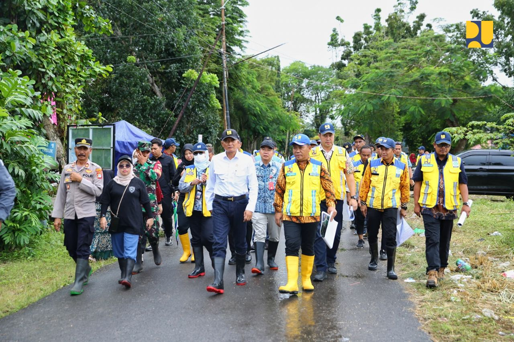 Baju Putih Bapak Dody Hanggodo Menteri Pekerjaan Umum