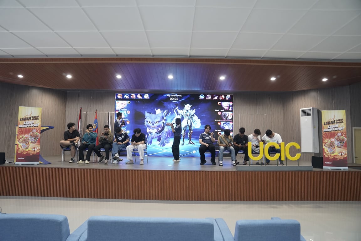 Pengalaman interaktif dan adu skill bersama EVOS talent di Pop Mie Campus Gaming Ground 2026