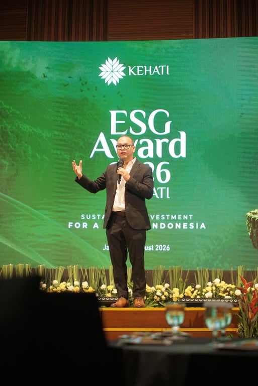 Direktur Eksekutif Yayasan KEHATI Riki Frindos memberikan sambutan pada acara ESG Award 2026 by KEHATI (6/8). Melalui ajang penghargaan ini, KEHATI berharap semakin banyak perusahaan, investor, lembaga pembiayaan, maupun pelaku usaha yang terdorong mengintegrasikan prinsip ESG ke dalam strategi bisnis dan keputusan investasinya. Foto: oleh KEHATI