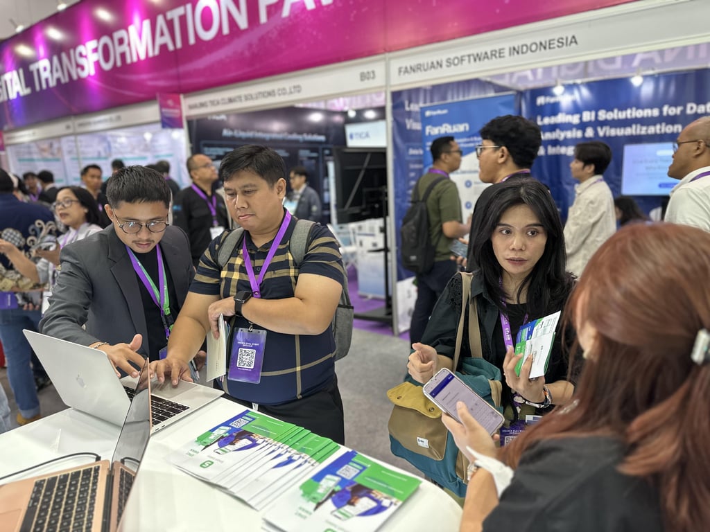 Melalui sesi konsultasi, tim Smart Salary menunjukkan bagaimana perusahaan dapat menyederhanakan operasional HR dengan ekosistem Smart Salary dan Sally AI. Sumber: Smat Salary