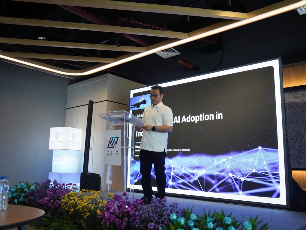 Bapak Nezar Patria,&nbsp;Wakil Menteri Komunikasi dan Digital Republik Indonesia memaparkan presentasi soal potensi adopsi Artificial Intelligence (AI) di Indonesia