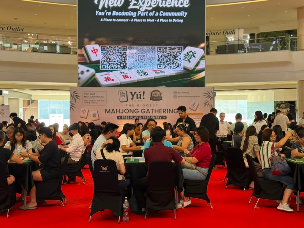<i>Mahjong Community Gathering - Main Atrium, Ground Floor, Mall @ Alam Sutera</i>