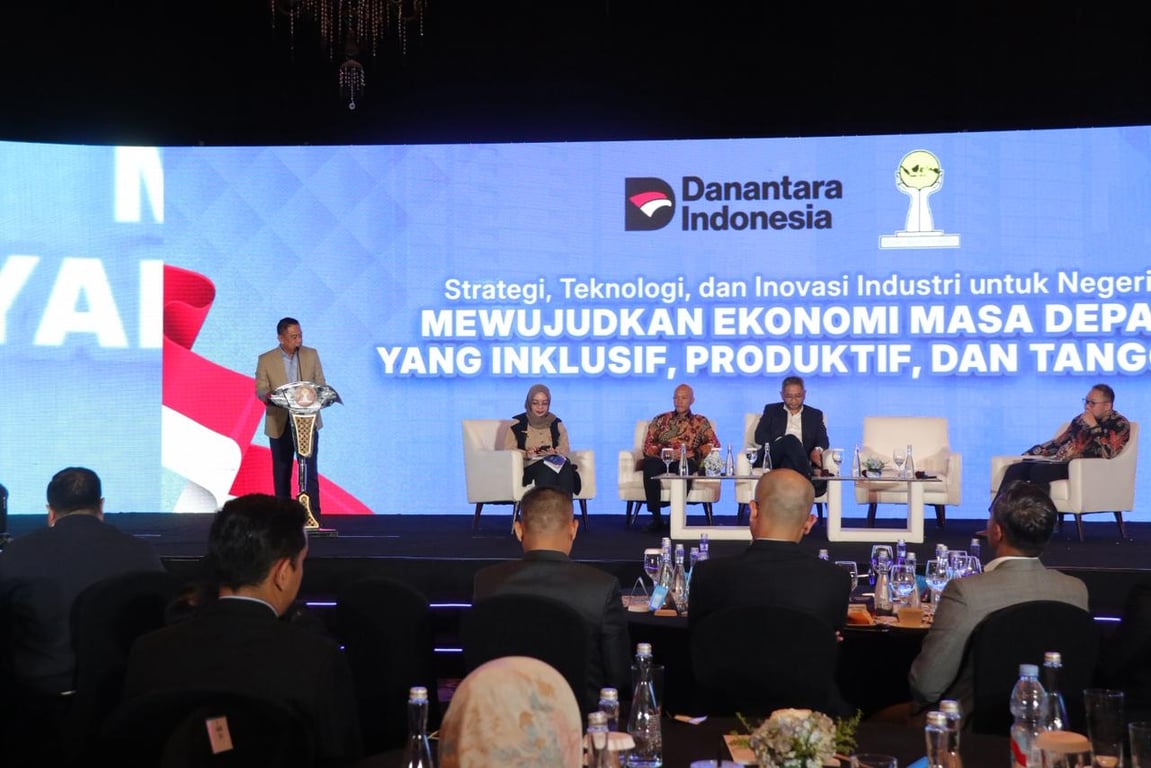 Pembicara : Akbar Djohan - Direktur Utama PT Krakatau Steel (Persero) Tbk  