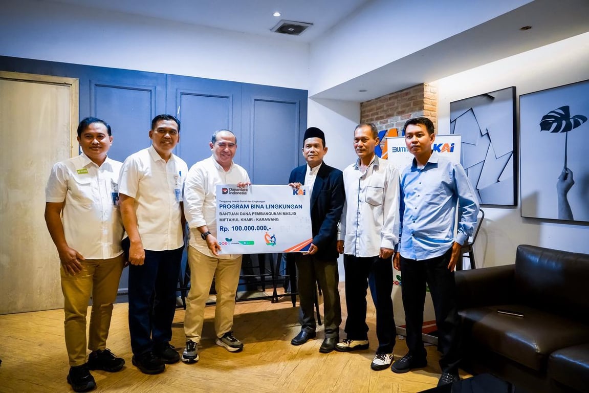 Penyerahan bantuan dana secara simbolis