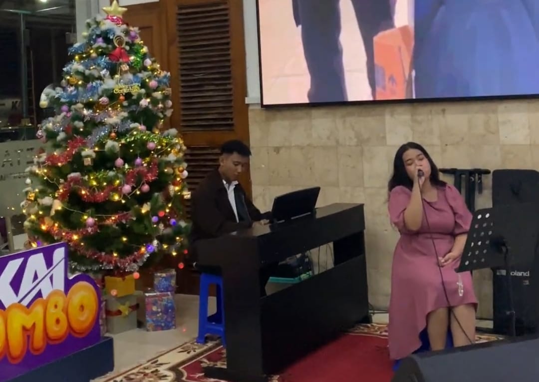 Live Music hadir menemani perjalanan penumpang di Stasiun Madiun