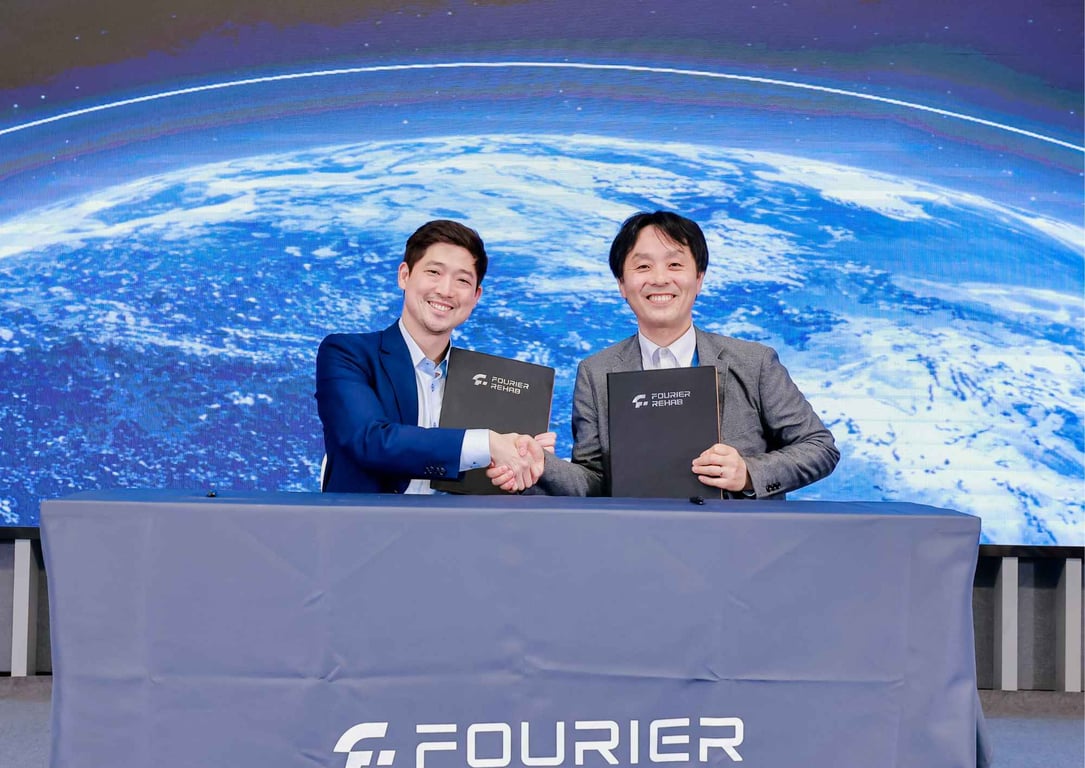 Picture 3: (from left) Owen Teoh and Professor Shingo Shimoda at the MOU signing ceremony.