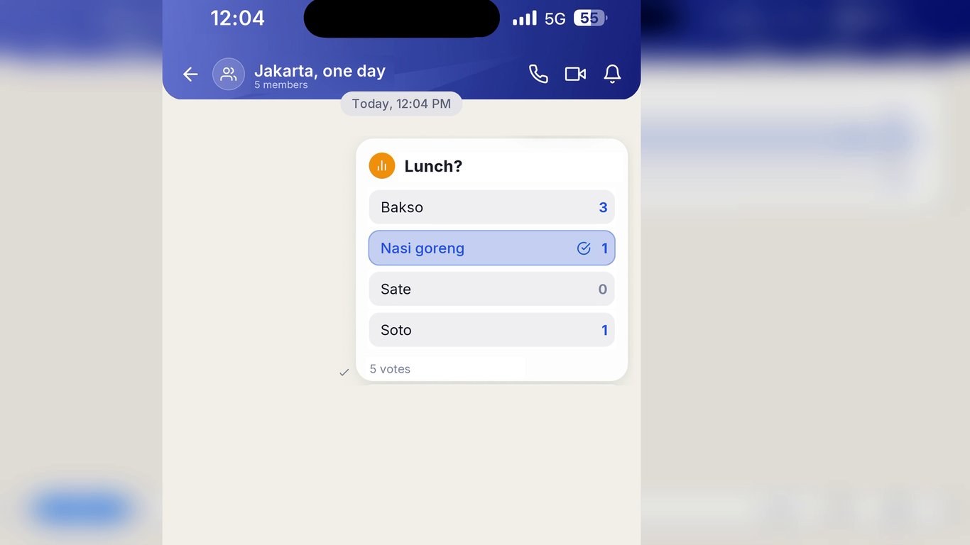The lunch vote in the group chat. The screen is the app's own.