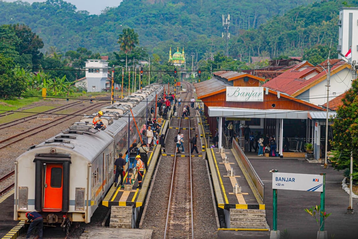 6. Stasiun Banjar