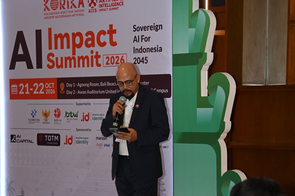 Chairman KORIKA, Hammam Riza, menyampaikan pandangannya dalam acara AI Impact Summit (AIIS) 2026 yang digelar dalam rangkaian Bali Tech Week 2026 di Denpasar, Bali. (Foto: Komdigi)