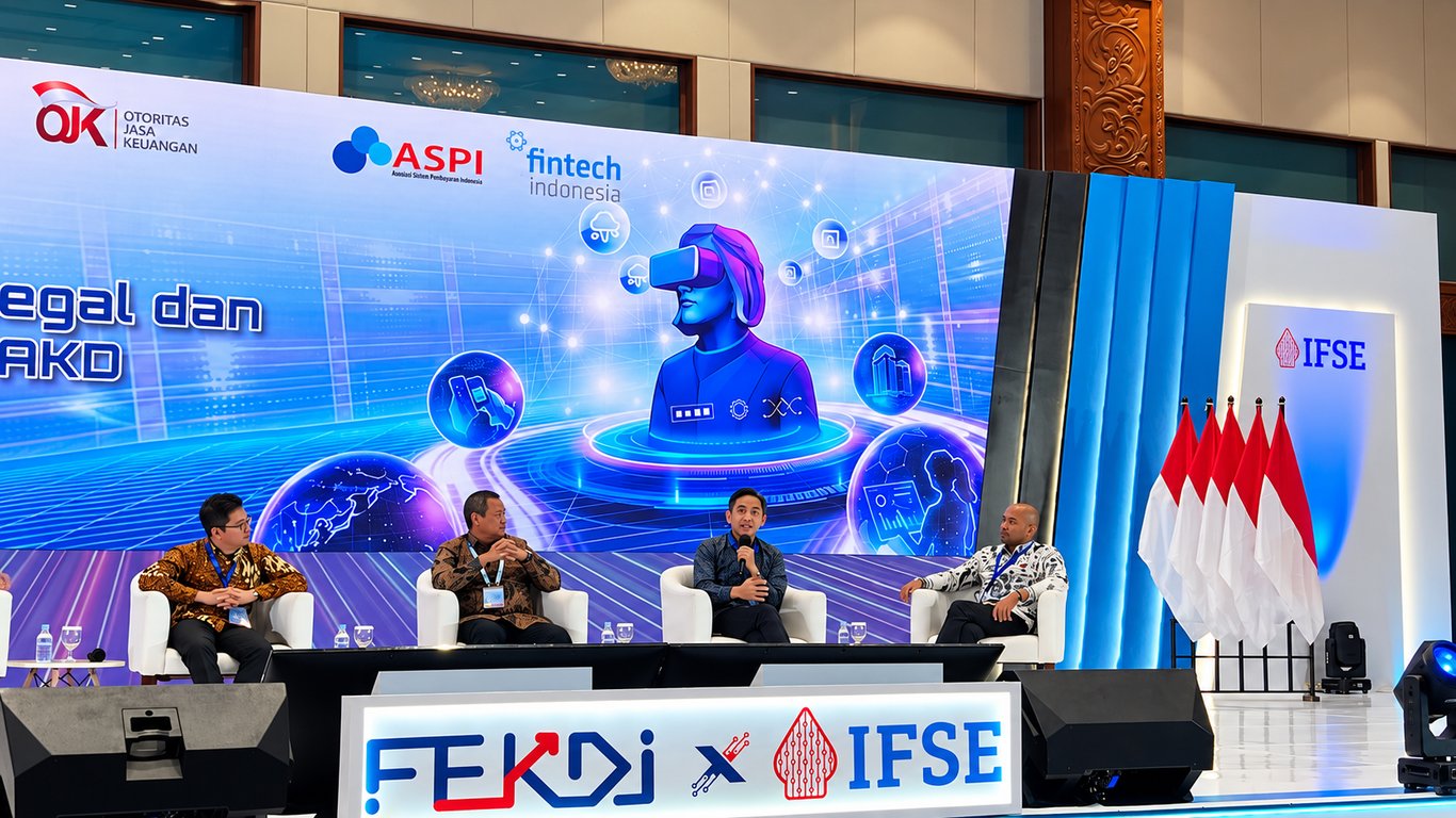 CEO & Founder FLOQ, Yudhono Rawis, hadir dalam sesi “Risiko Penggunaan PAKD Ilegal dan Pengamanan Ekosistem AKD” di FEKDI x IFSE 2026, membahas pentingnya pengawasan, literasi, serta penggunaan platform kripto legal dan berizin OJK. Foto: FLOQ.
