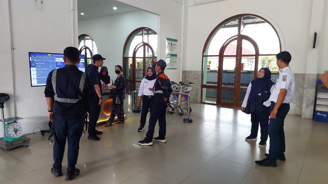 Foto : Rampchek Standar Pelayanan Minimum di stasiun Prabumulih