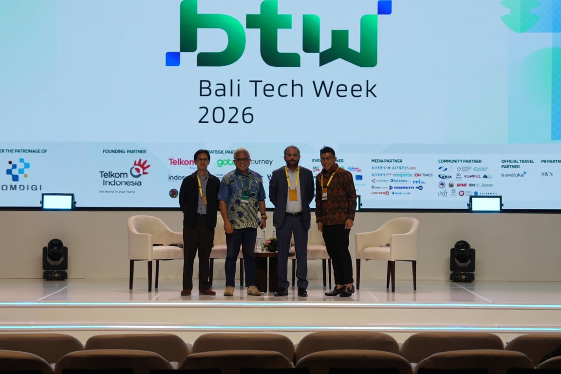 Sesi “AI for All: Mendorong Pertumbuhan Ekonomi Inklusif di Indonesia” dalam acara Bali Tech Week 2026 di Denpasar, Bali. (Foto: Komdigi)