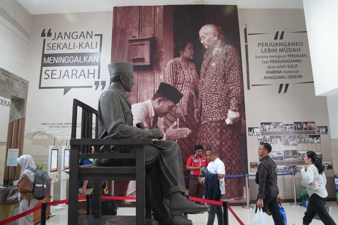 Pelayanan KA di Stasiun Blitar