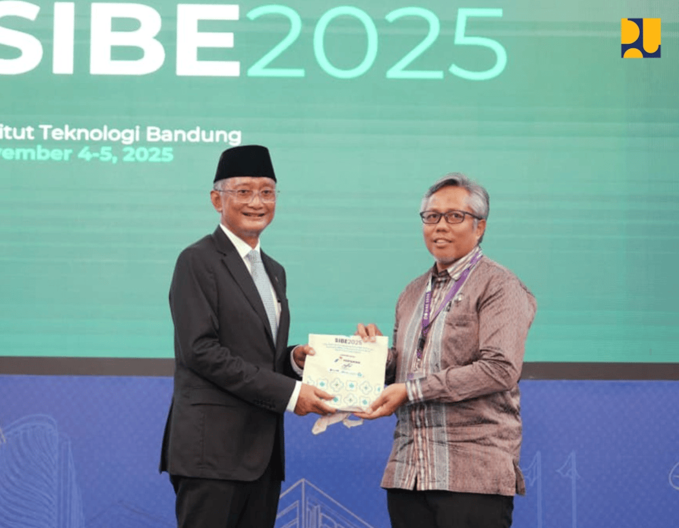 Kiri - Bapak Dody Hanggodo Menteri Pekerjaan Umum