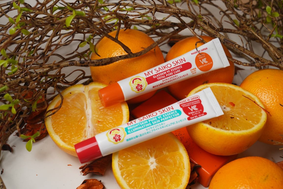 Glasskin VC Essence Total Pore Care & Brightskin Pure VC Essence Illuminating Skin Perfector.