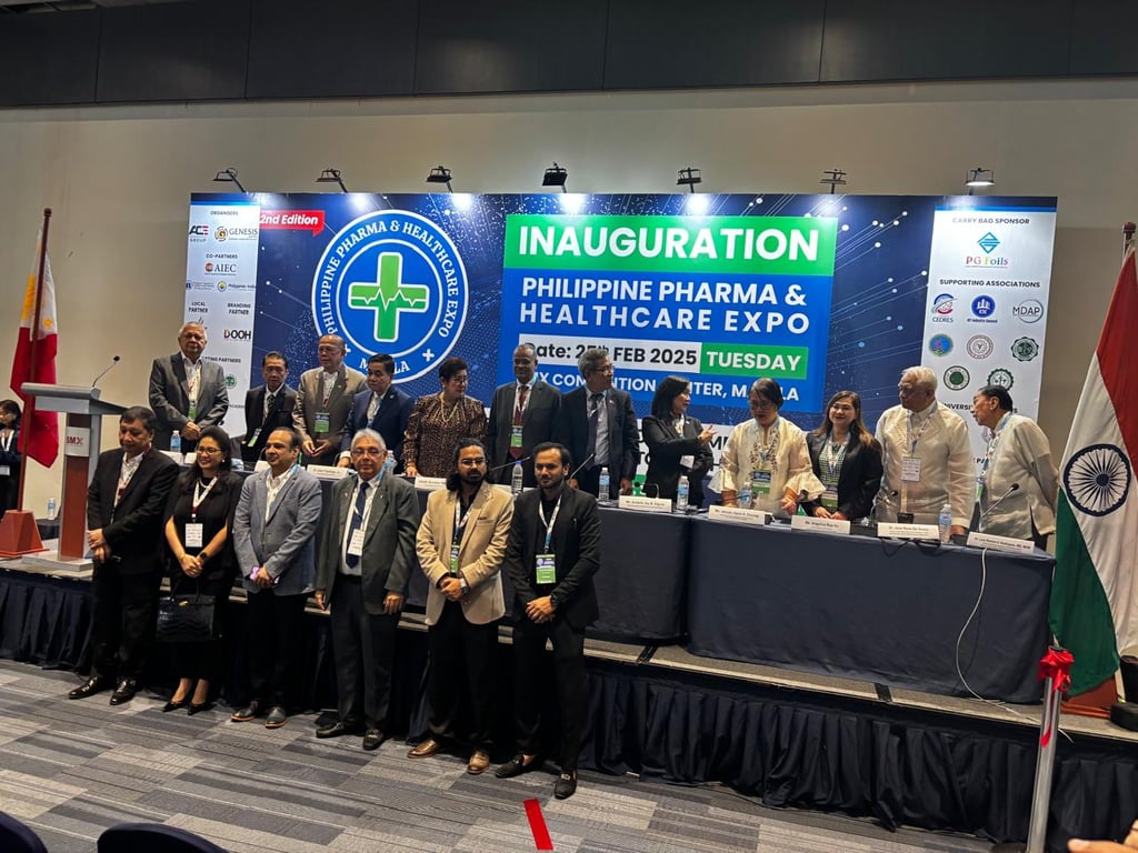 Group Photo of Invited Eminent Guests along with Organizing Committee Members of the Expo&nbsp;