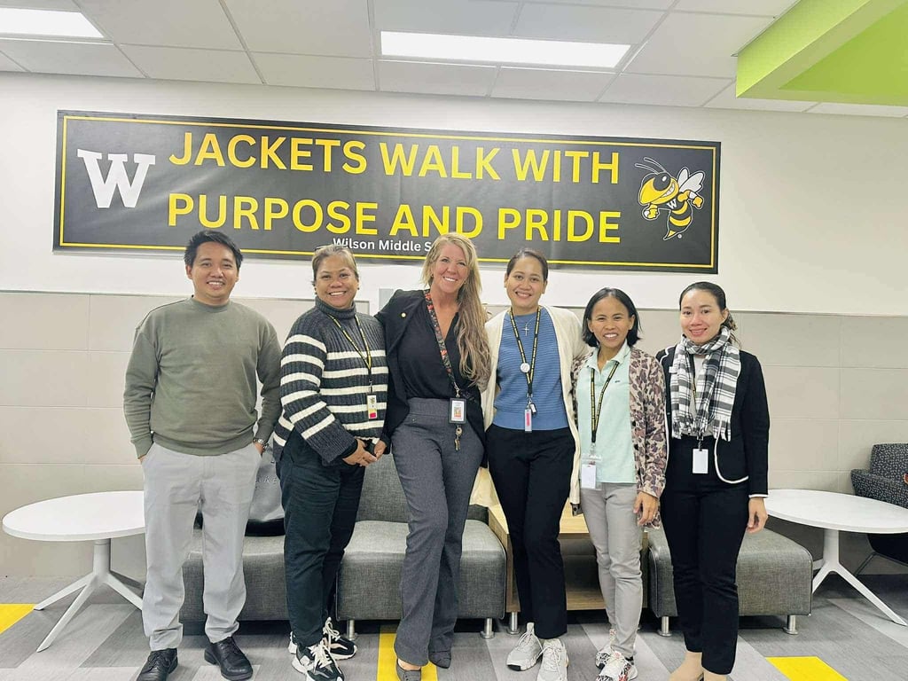 School Principal of Liberal School Distrct in Kansas, USA welcomes the Filipino teachers.