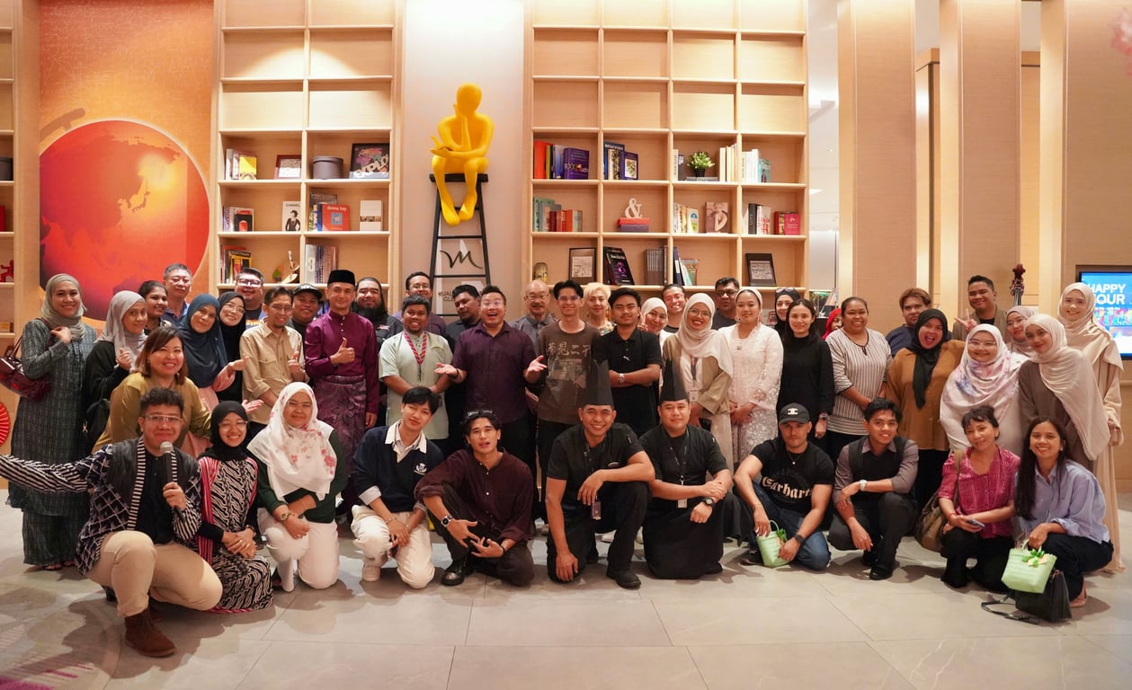 General Manager (Puvan Abdullah) with Media & KOL Friends