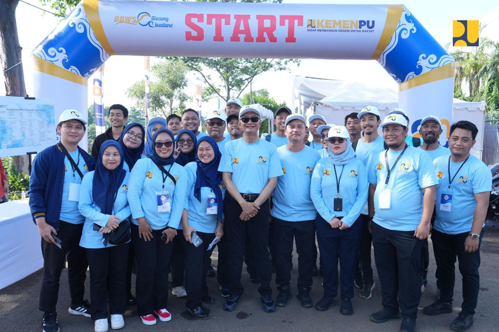 Topi Putih Di Tengah  - Bapak Dody Hanggodo Menteri Pekerjaan Umum