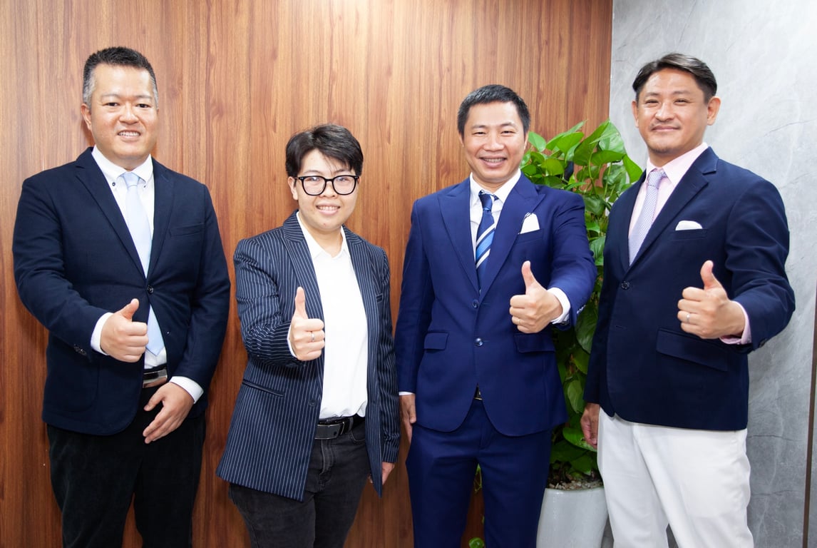 Đội ngũ sáng lập BlockchainWork (trái sang phải): ông Eiji Shioda, bà Lê Ngọc Mỹ Tiên, ông Phan Trung Hiếu, ông Koichiro Abe.
