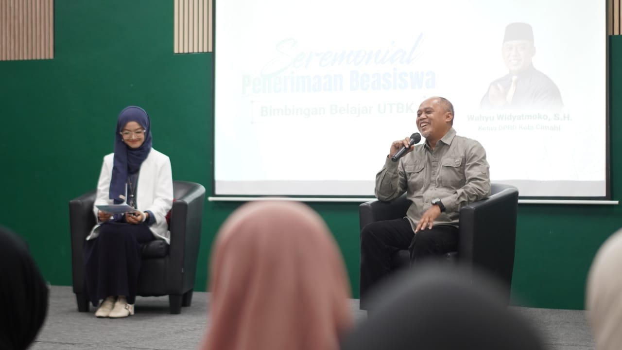 Pak Wahyu Widyatmoko memberikan sambutan atas program beasiswa.