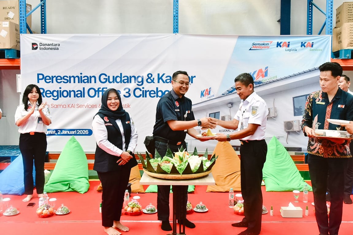 peresmian gudang logistik cirebon KAI Services