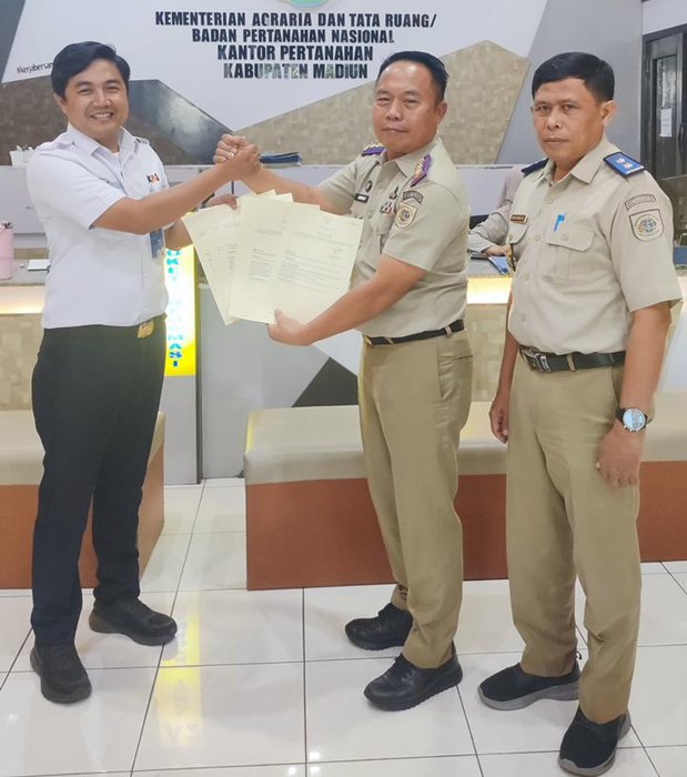 Tim Aset Daop 7 madiun menerima 17 E-Sertifikat dari BPN Kabupaten Madiun