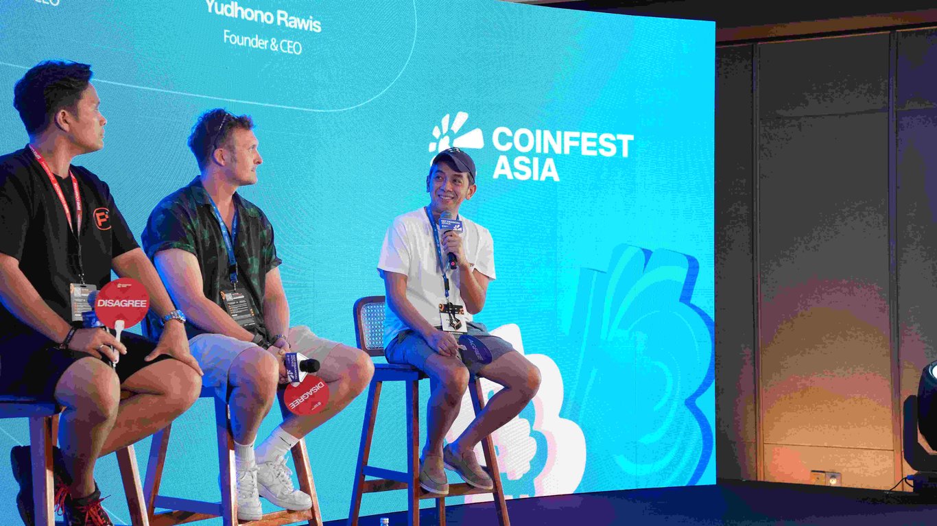 CEO & Founder FLOQ, Yudhono Rawis dalam panel diskusi bertajuk “Is the Bull Market Dead, or Just Resting?” pada CoinFest Asia 2026 di Bali, 21 Agustus 2026. Sumber: FLOQ.