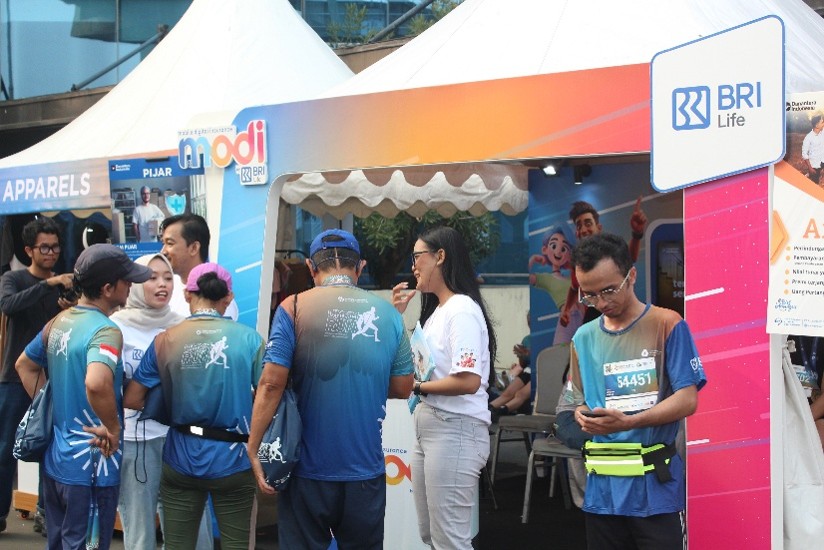<i>Booth activation</i> BRI Life yang menyediakan informasi dan penjualan berbagai produk asuransi antara lain MODI (<i>Mobile Digital Insurance</i>), Pijar, Aurora Plus, Arunika.