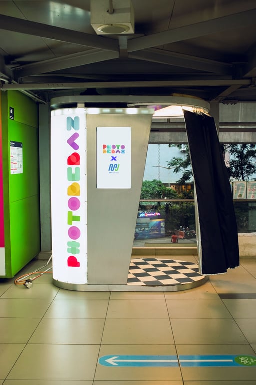 Booth PhotoBebaz di Stasiun MRT Blok M 1