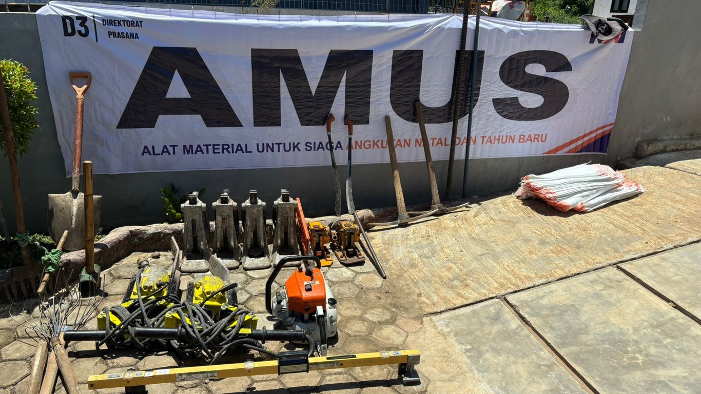 Foto : Perlengkapan peralatan untuk penanganan cepat di lintas jalur