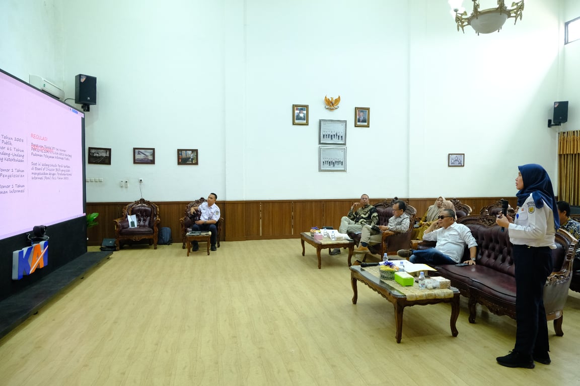 Foto : Suasana visitasi Komisi Informasi Sumsel di KAI Divre III, Kamis, 27 November 2025