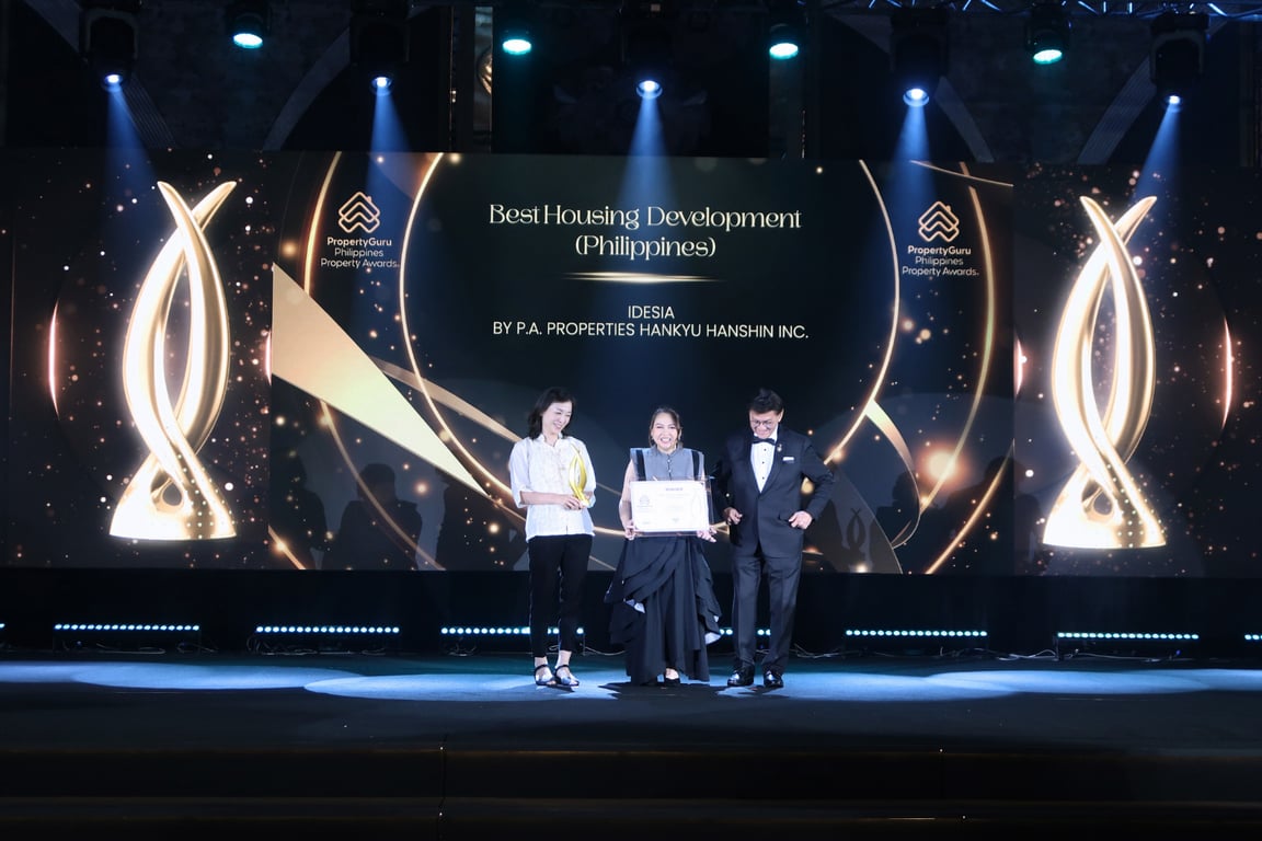 

Best Housing Development (Philippines) Award, received by Asa Toda, Vice President, HHPC Philippines, and Atty. Marianne Reyna C. Lina-Cruz, CEO & President of P.A. Properties and P.A. Properties Hankyu Hanshin 