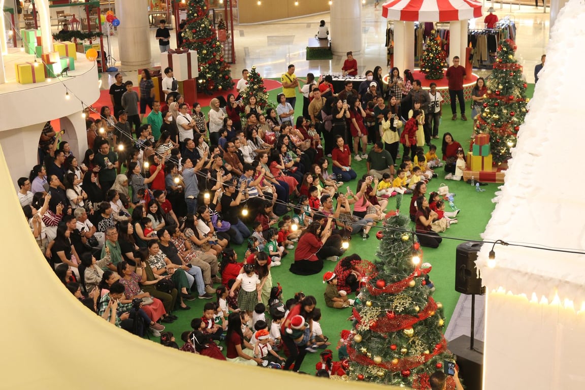 &nbsp; &nbsp; &nbsp; &nbsp; &nbsp; &nbsp; &nbsp; &nbsp; <i>&nbsp;Christmas Celebration Event by Stella Maris Karawaci -
The Atrium, Ground Floor&nbsp; </i>&nbsp;&nbsp;