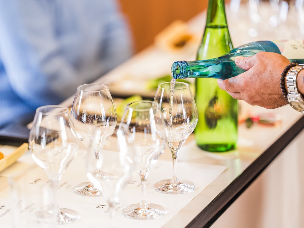 Nikmati pengalaman pairing sake langka yang istimewa.