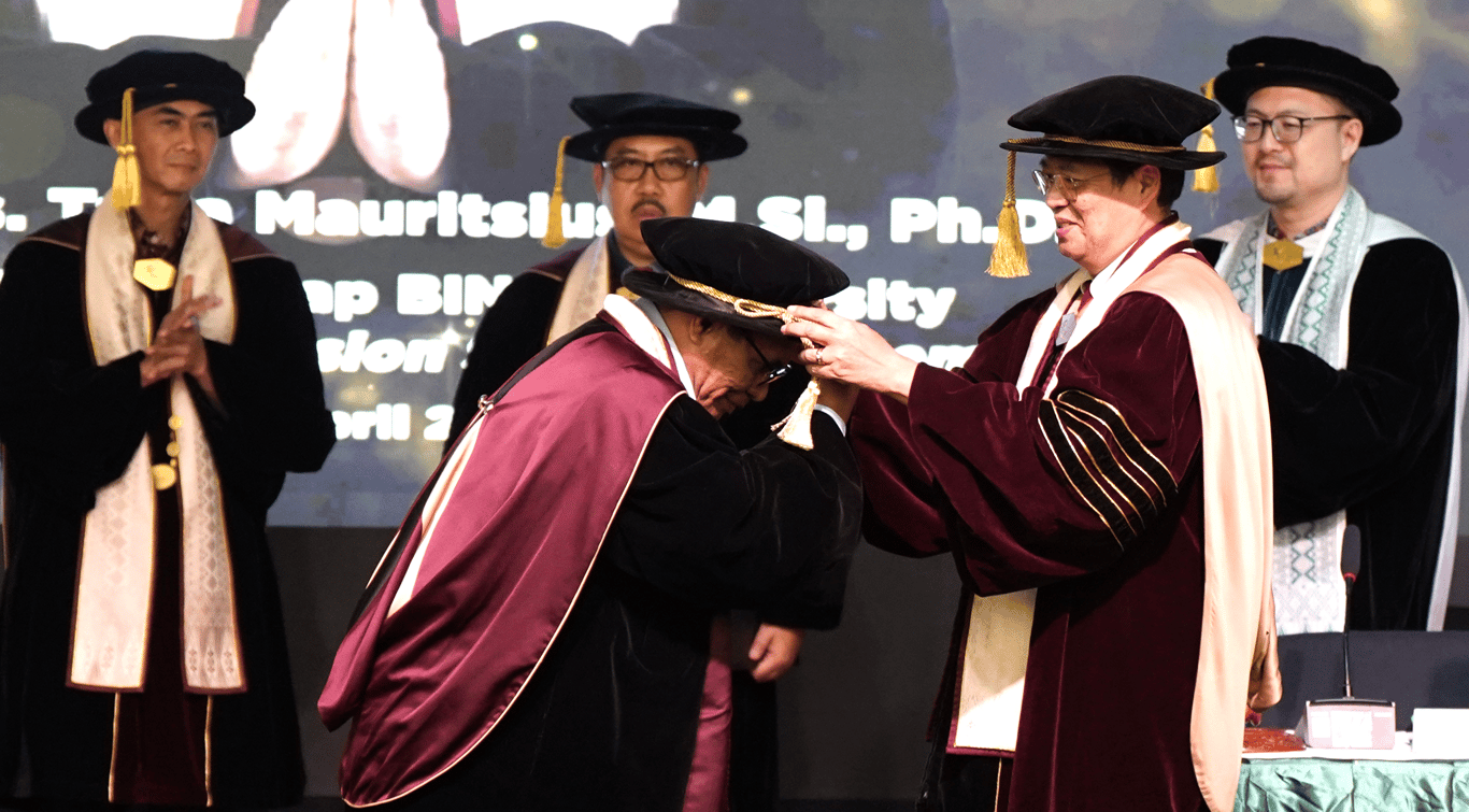 Ketua Dewan Guru Besar Universitas BINA NUSANTARA Prof. Dr. Ir. Harjanto Prabowo, M.M. dalam Pengukuhan Guru Besar Tetap BINUS University Prof. Drs. Tuga Mauritsius, MSi., PhD. di bidang ilmu Decision Support System.&nbsp;&nbsp;