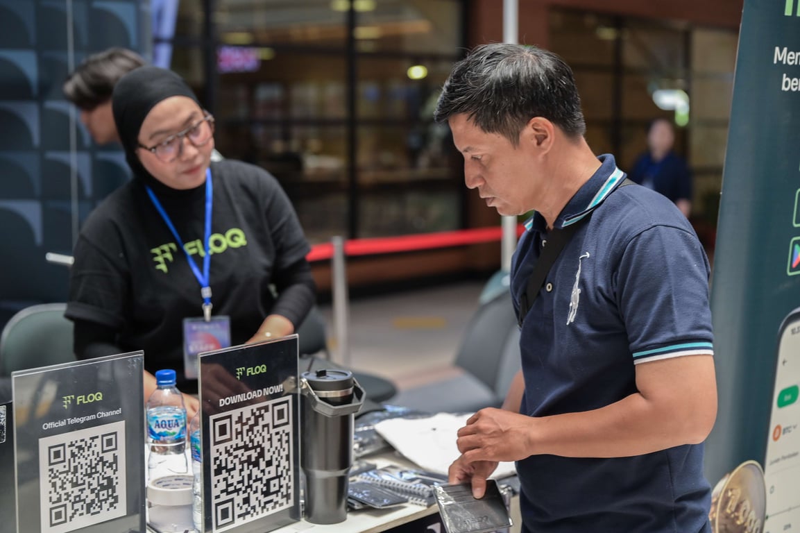 Ilustrasi akuisisi pengguna platform jual-beli aset kripto, FLOQ di booth Binus Crypto Week pada 25 Septermber 2026. Foto: FLOQ.