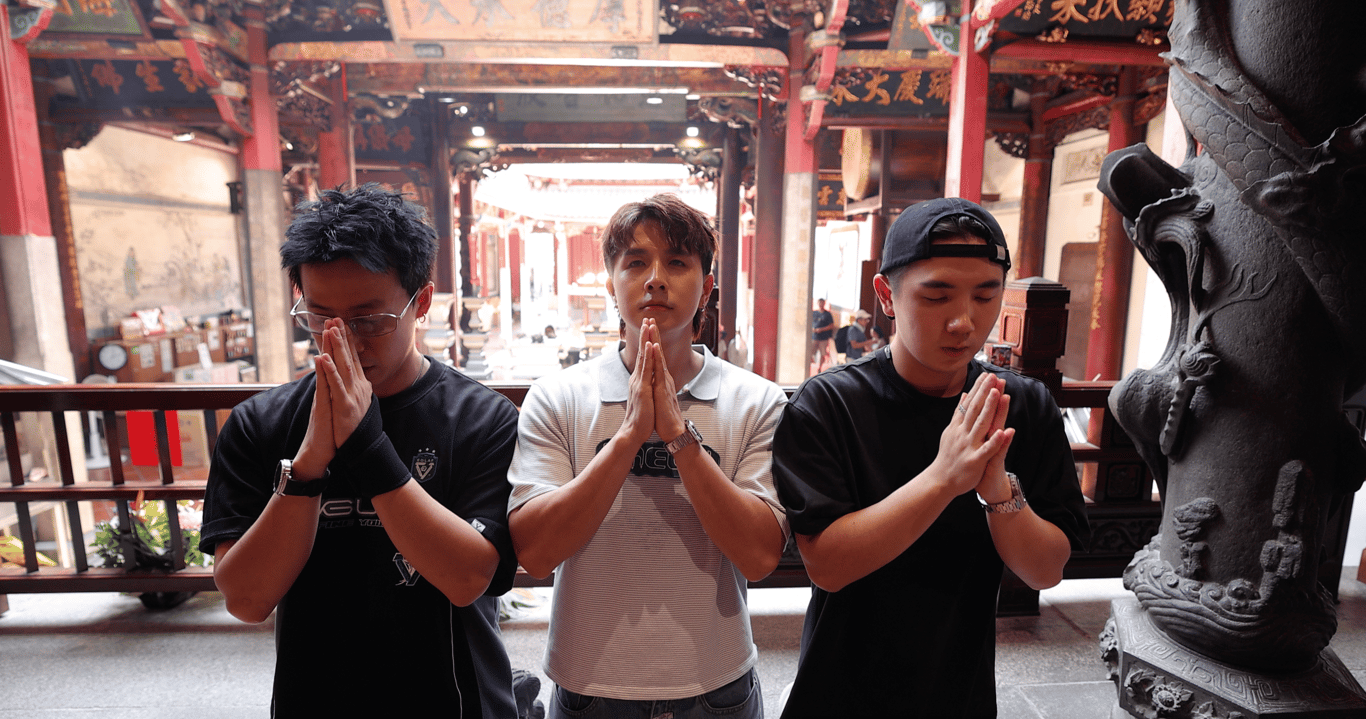 Changyong experiencing Tainan's rich temple culture at the historic Temple.