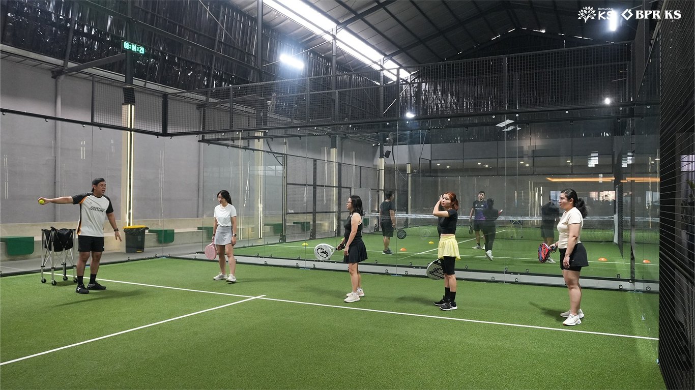 Kegiatan Padel Bersama KS Padel di Komunitas KS