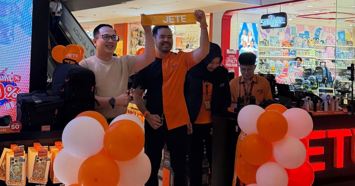 CEO JETE Jhonny Thio Doran Saat Meresmikan Grand Opening JETE 23 Mall Semarang (Sabtu, 3 Oktober 2026)