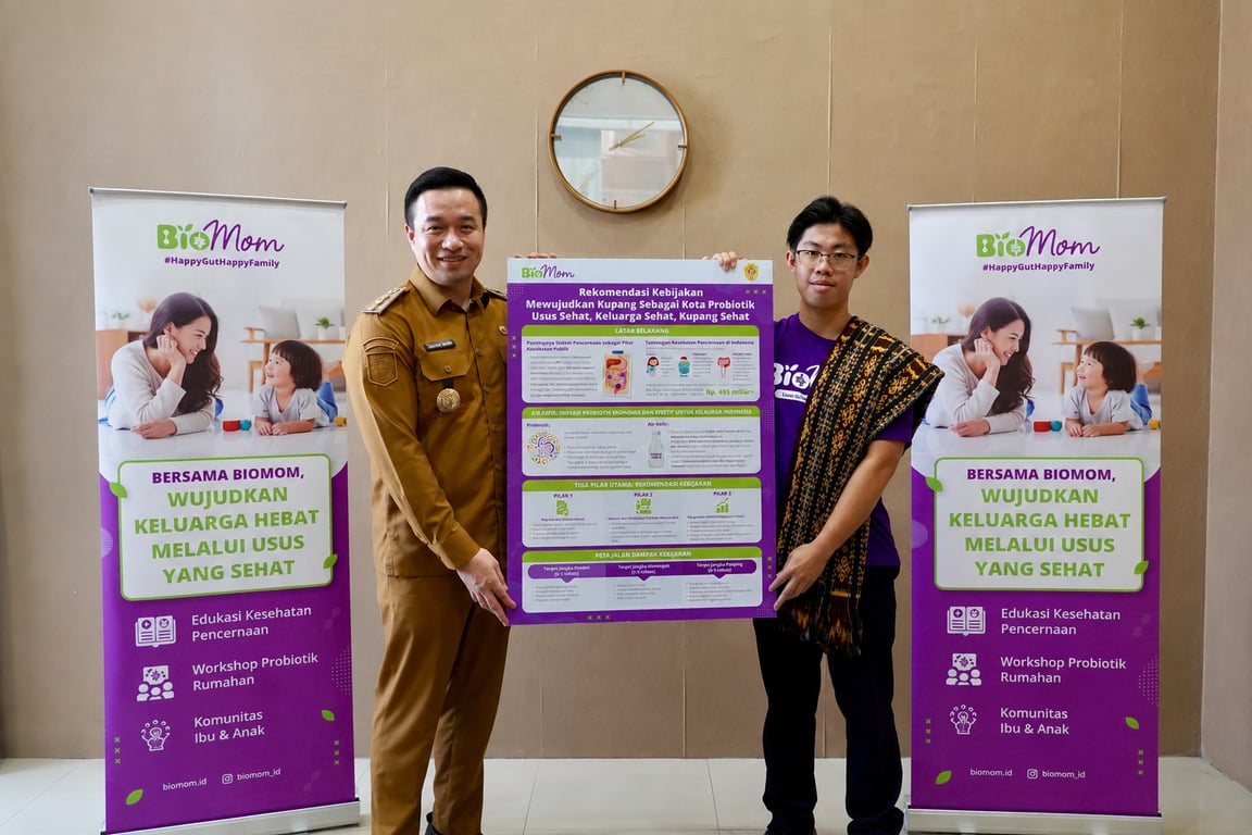 Swiluva Ma Menyerahkan Rekomendasi Kebijakan Kota Probiotik Kepada Walikota Kupang
