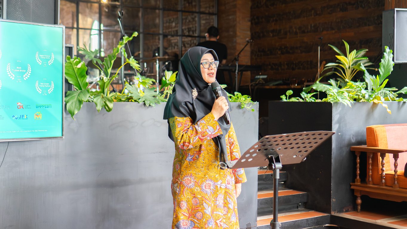 Ima Siti Fatimah, S.Kom., M.Si., Kepala Biro Pembinaan & Pengembangan Perdagangan Berjangka Komoditi (PBK) Bappebti, menyampaikan apresiasi terhadap kinerja Dupoin Futures.