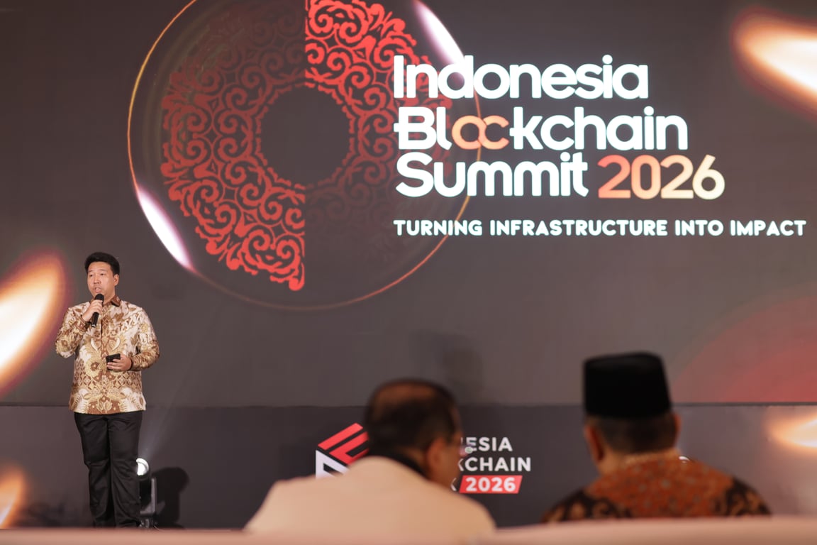 Chairman & Founder IDBW 2026, Aditya Raflein membuka sambutan&nbsp;Indonesia Blockchain Week (IDBW) 2026 pada 12 Agustus 2026 di Jakarta International Convention Center (JICC). Sumber: IDBW.