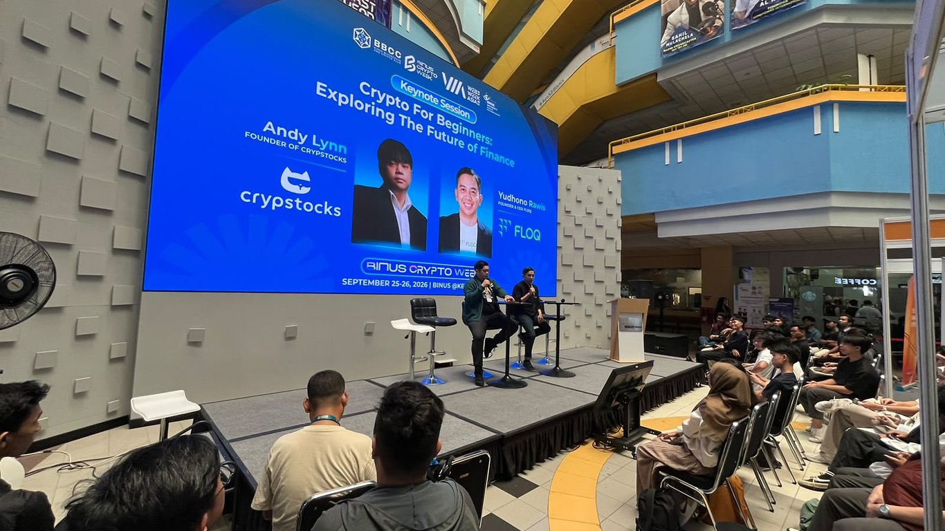 Fireside session “Crypto for Beginners: Exploring the Future of Finance” di BINUS Crypto Week 2026 bersama Founder Crypstock Andy Lynn dan CEO & Founder FLOQ Yudhono Rawis. Foto: FLOQ.