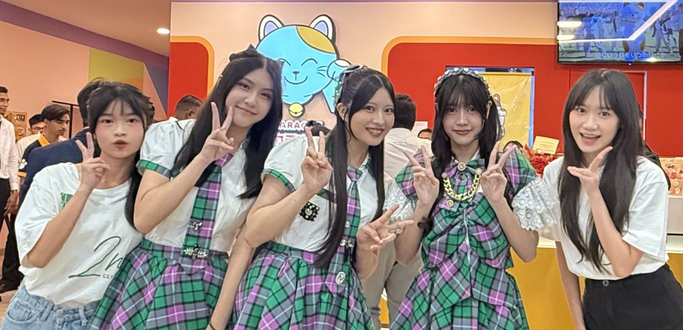 From left: Cindy, Khalies, Yurina, Devi, Alice