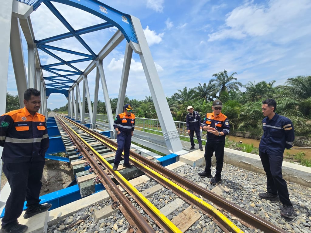 Jembatan kereta api di antara Stasiun Kisaran - Stasiun Tanjung Balai