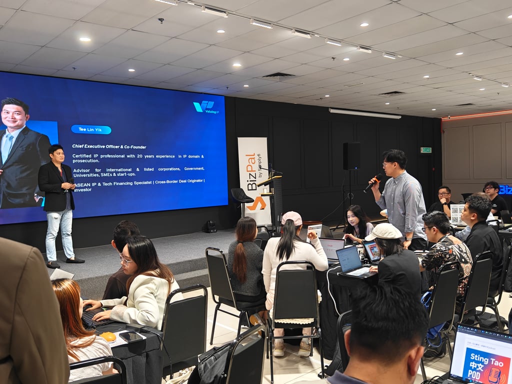 Guest speaker Mr. Tee Lin Yik, CEO and Co-founder of Tee IP Sdn Bhd, sharing how brand and intellectual property can be structured and recognised as value-creating assets in fundraising during the Data Fundraising Masterclass.  